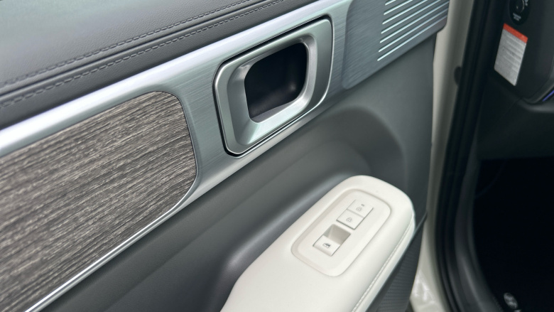 Hyundai SANTA FE 1.6 TGDi 239 Hybrid Ultimate 5dr 4WD Auto Hybrid Estate